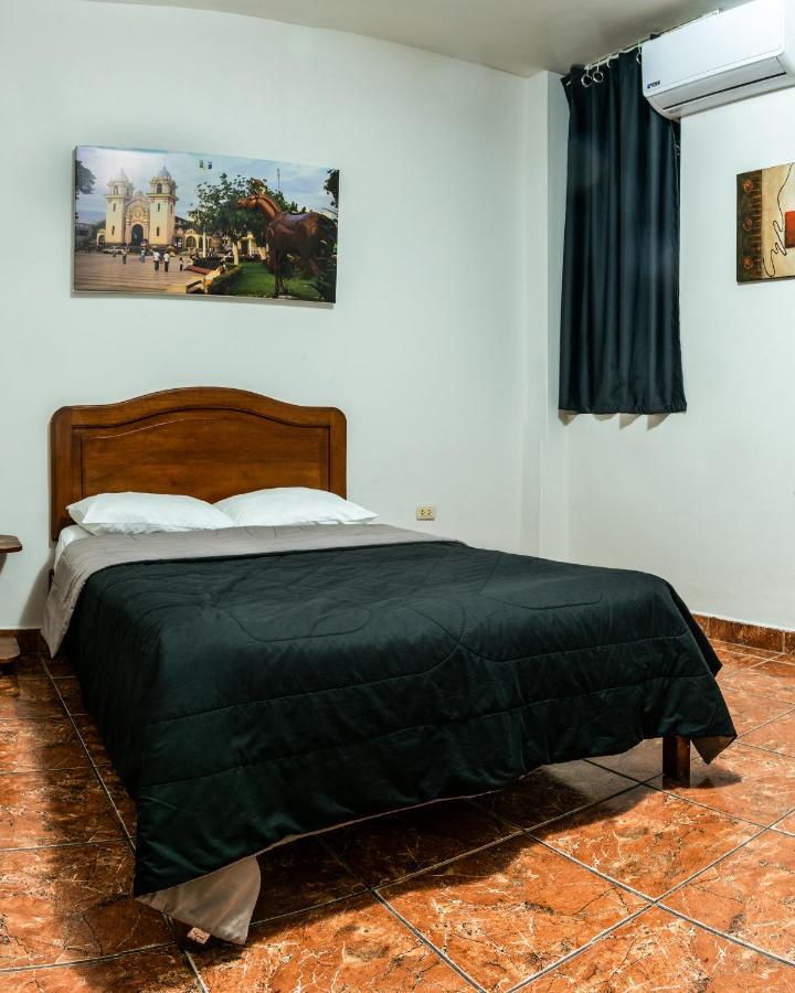 Hospedaje Gran Imperial Tumbes Ngoại thất bức ảnh